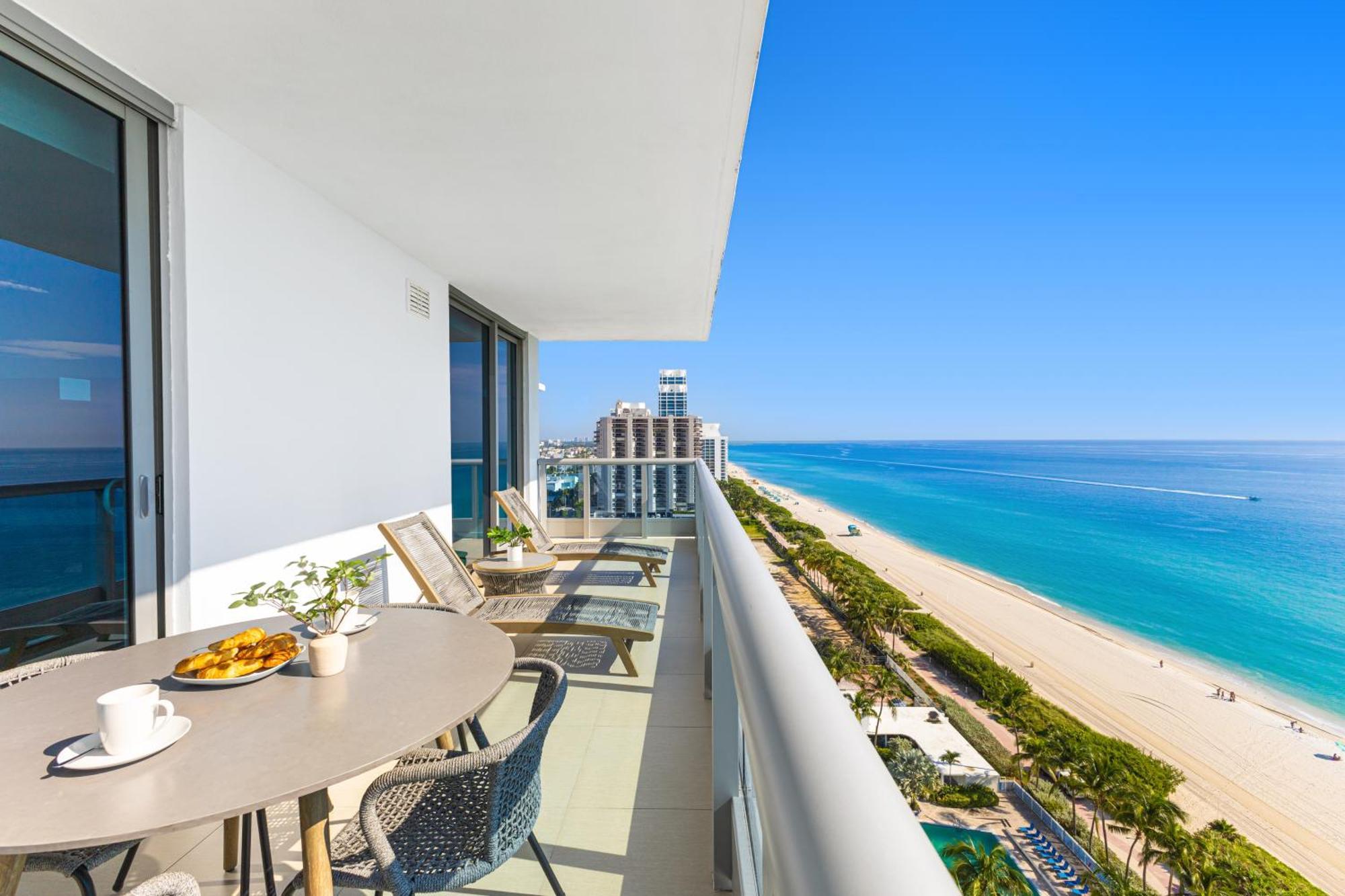 Dharma Home Suites Miami Beach At Monte Carlo Bagian luar foto