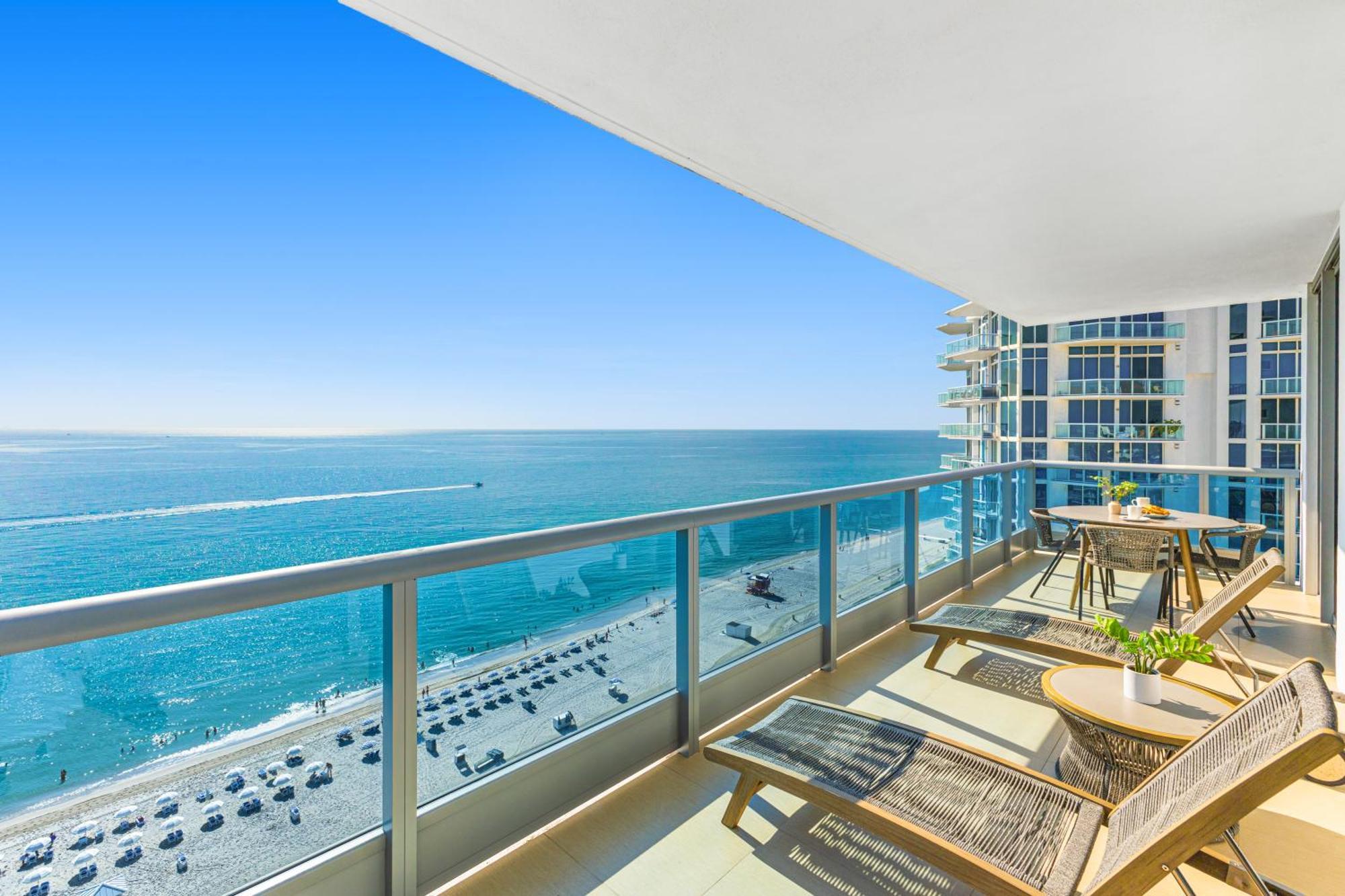 Dharma Home Suites Miami Beach At Monte Carlo Bagian luar foto