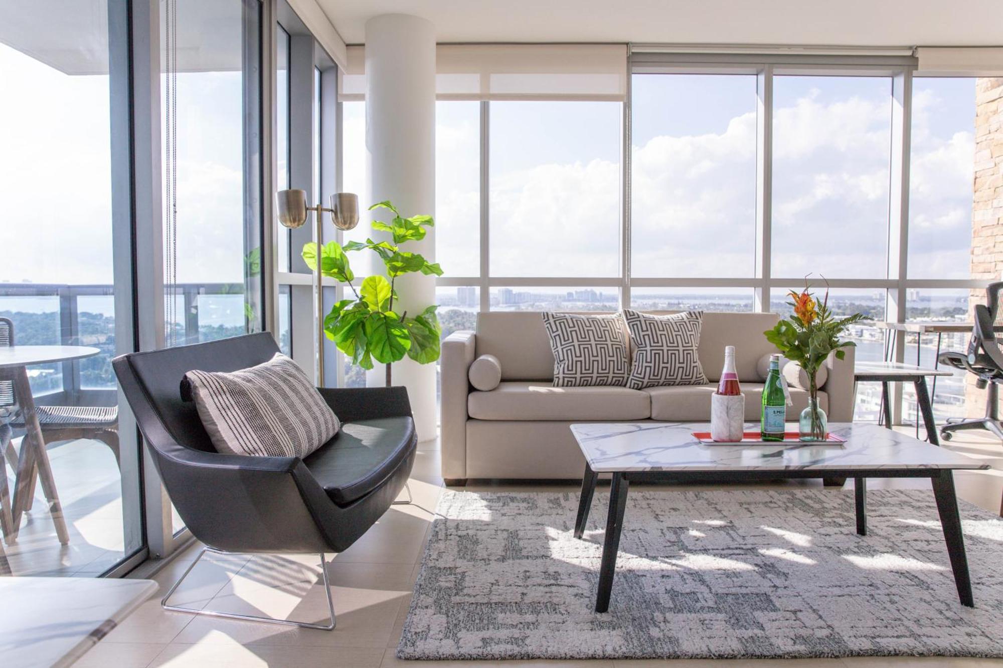 Dharma Home Suites Miami Beach At Monte Carlo Bagian luar foto
